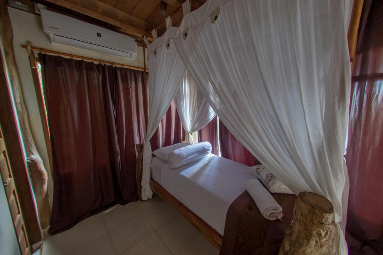 Hidden Bay Resort Mentawais Masokut Exterior photo